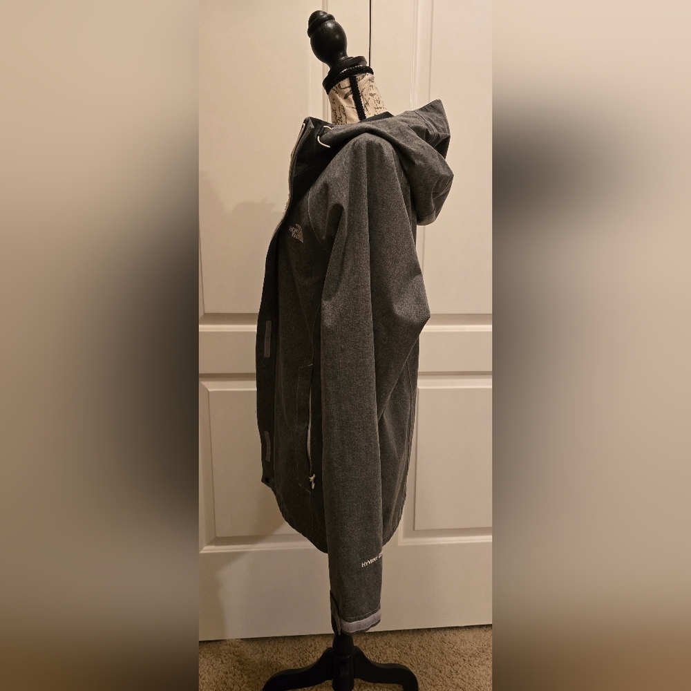 The North Face HyVent 2.5L Waterproof Gray Hooded Jacket XL - Picture 3 of 15